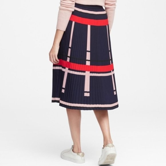 🍋Banana Republic Pleated Skirt - Navy, Red, Pink, Black (Size 8) - Picture 7 of 7